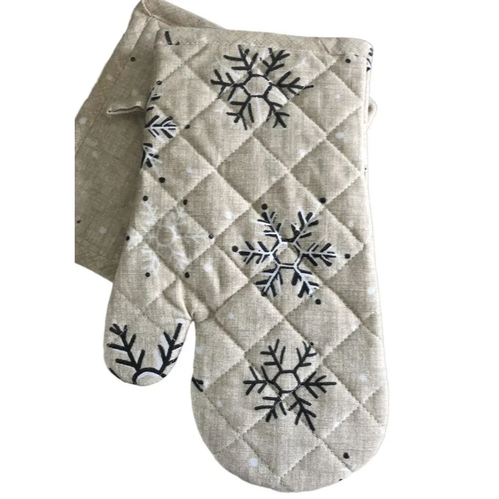 Christmas Snowflake Oven Mitt Potholder Set Beige Holiday Moments Machine Wash
